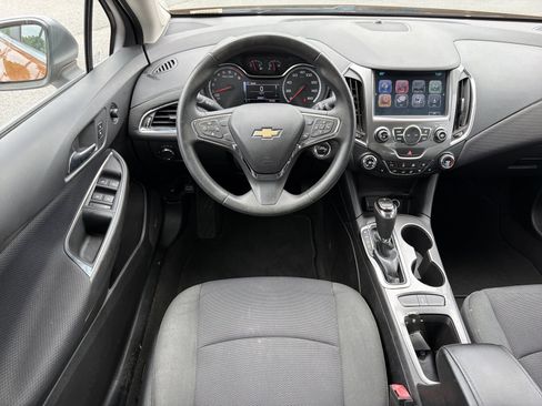 Used 2017 Chevrolet Cruze LT w/ Sun And Sound Package FWD image 11