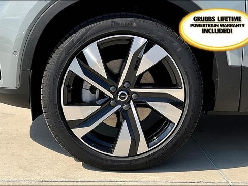 New 2026 Volvo XC40 B4 Plus w/ Protection Package Premier image 25