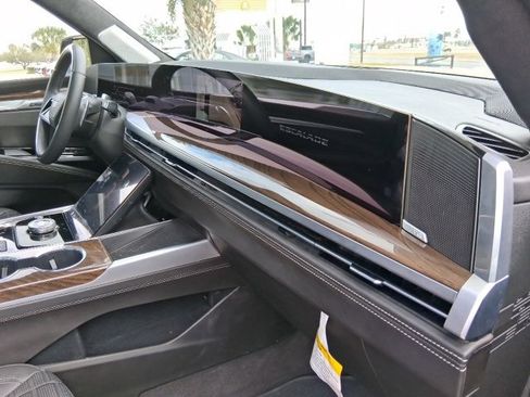 Used 2025 Cadillac Escalade Sport Platinum image 16
