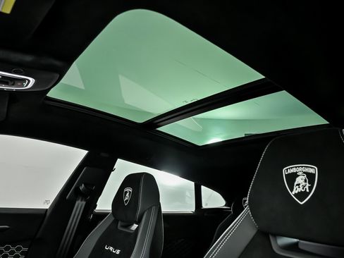 Used 2024 Lamborghini Urus Performante image 24