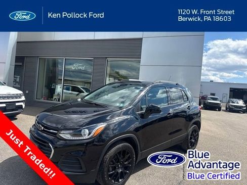 Used 2022 Chevrolet Trax LT w/ Midnight Edition AWD/4WD image 1