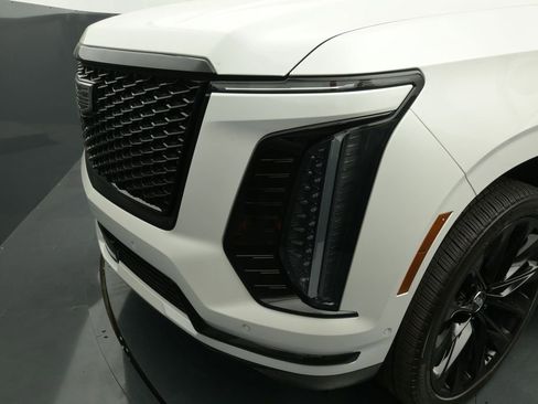 Used 2025 Cadillac Escalade Sport Platinum w/ LPO, ONYX Package AWD/4WD image 26