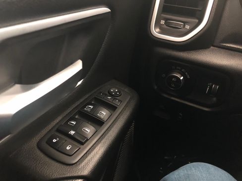 Used 2022 RAM 1500 Big Horn AWD/4WD image 12