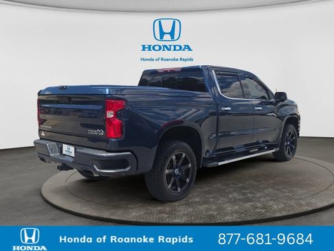 Used 2019 Chevrolet Silverado 1500 High Country w/ Technology Package AWD/4WD image 5