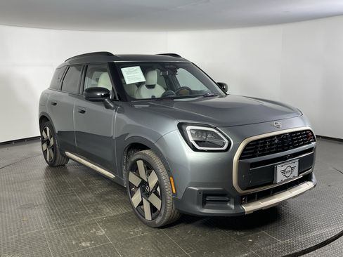 Used 2025 MINI Cooper Countryman S image 3