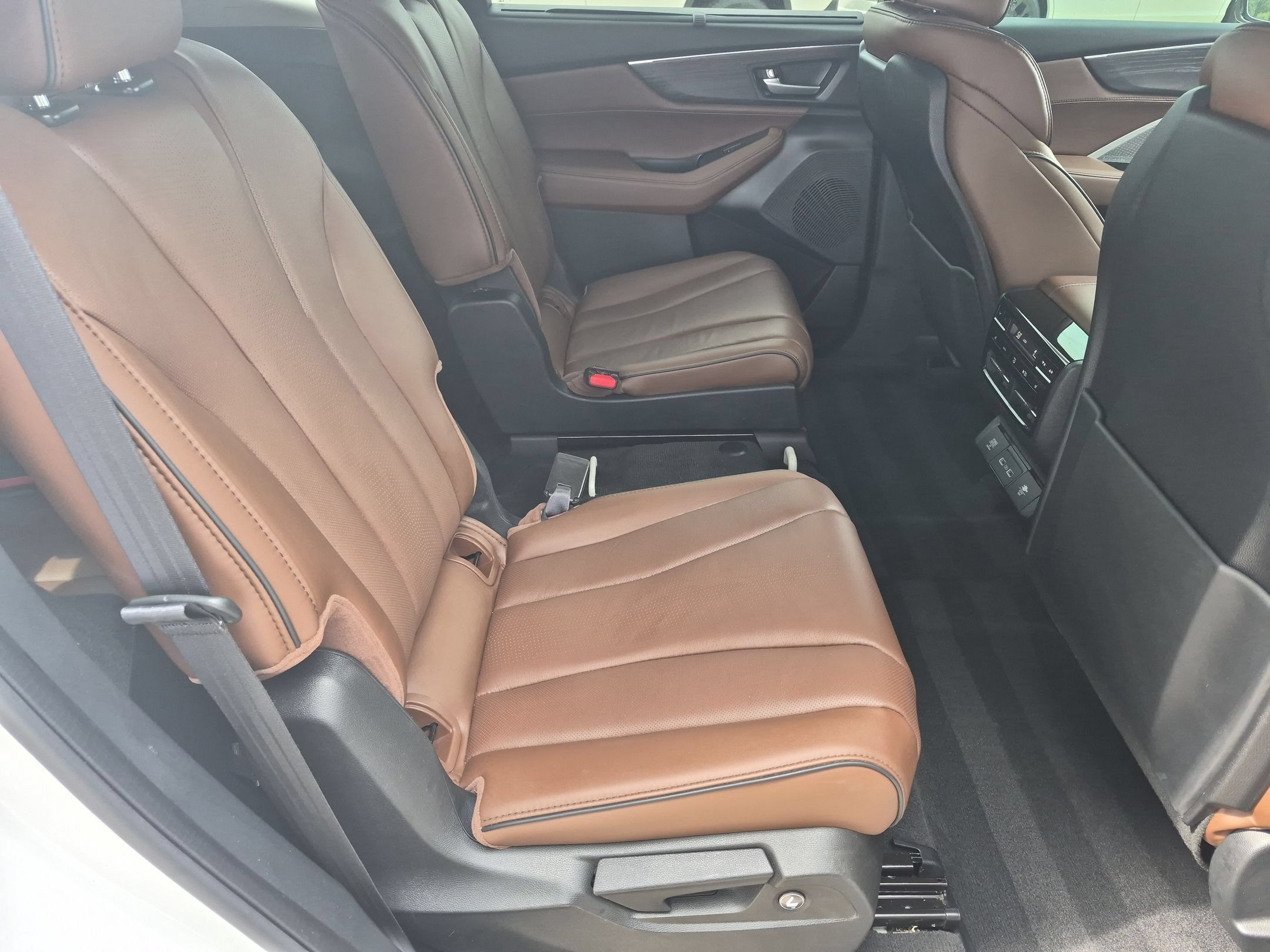 Used 2024 Acura MDX w/ Advance Package AWD/4WD image 32