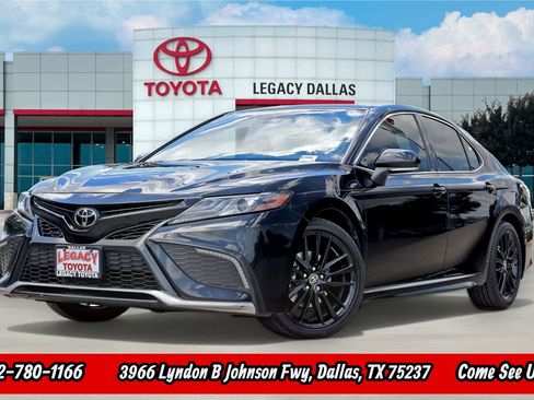 Used 2023 Toyota Camry XSE image 1