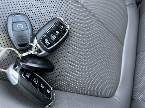 Used 2019 Hyundai Santa Fe FWD image 20