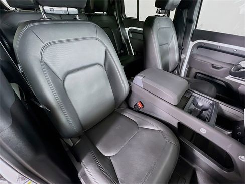 Used 2023 Land Rover Defender 110 SE image 29