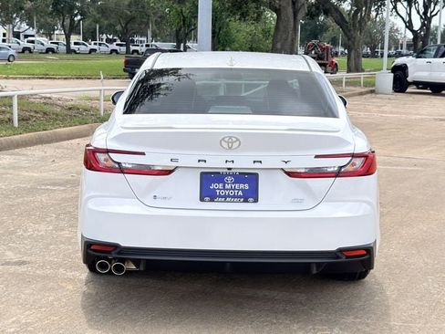 Used 2026 Toyota Camry SE FWD image 8