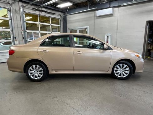 Used 2012 Toyota Corolla LE image 6