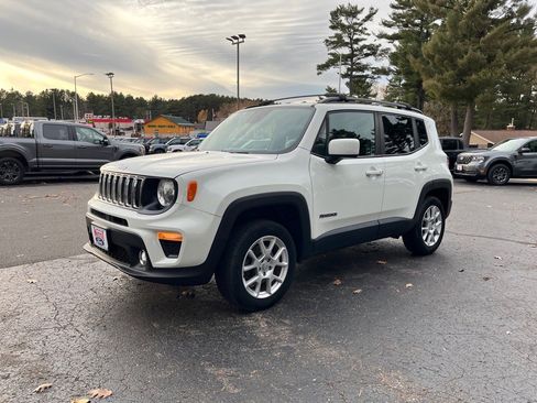 Used 2019 Jeep Renegade Latitude w/ Cold Weather Group image 3