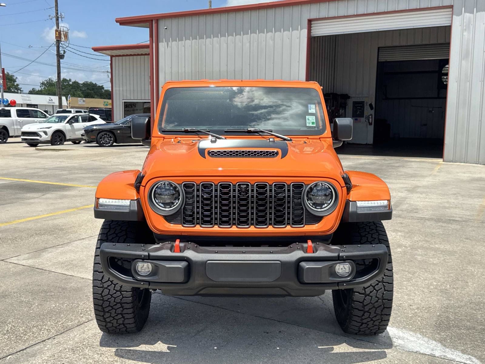 Used 2025 Jeep Gladiator Mojave AWD/4WD image 3