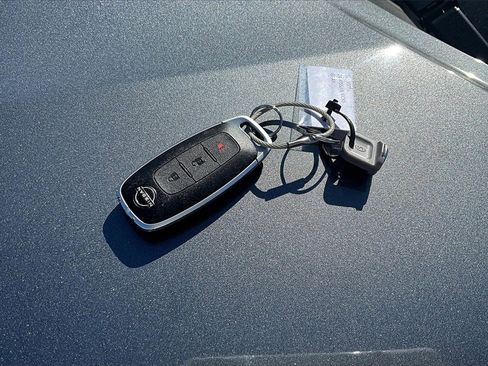 Used 2024 Nissan Kicks S image 9