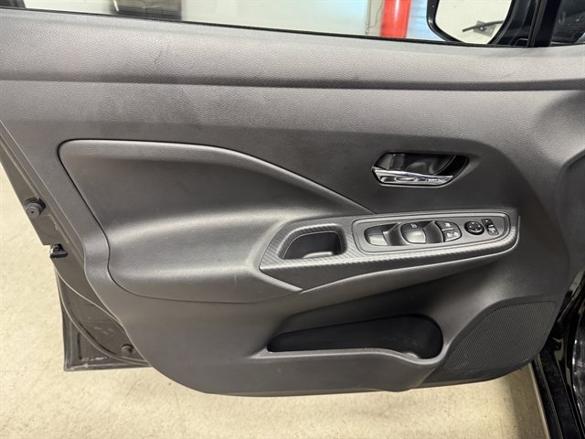 Used 2025 Nissan Versa SV FWD image 15