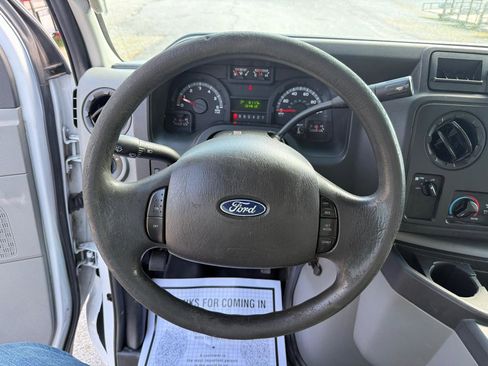 Used 2019 Ford E-350 and Econoline 350 Super Duty w/ Power Windows & Locks Group image 16