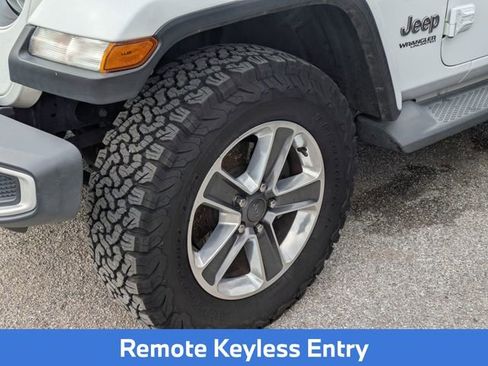 Used 2019 Jeep Wrangler Unlimited Sahara AWD/4WD image 8