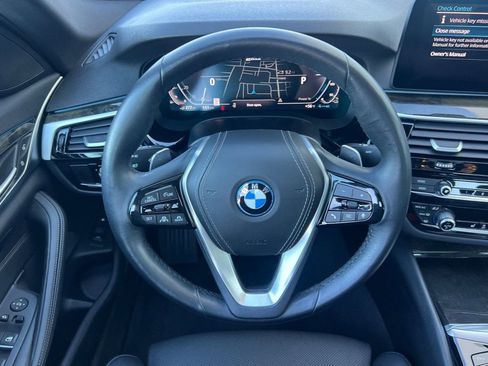 Certified 2023 BMW 530e image 28