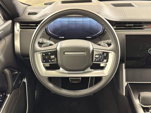 New 2025 Land Rover Range Rover Long Wheelbase SE image 11