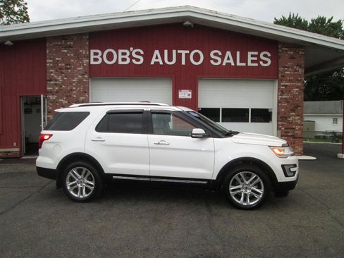 Used 2016 Ford Explorer Limited w/ Equipment Group 301A AWD/4WD image 13