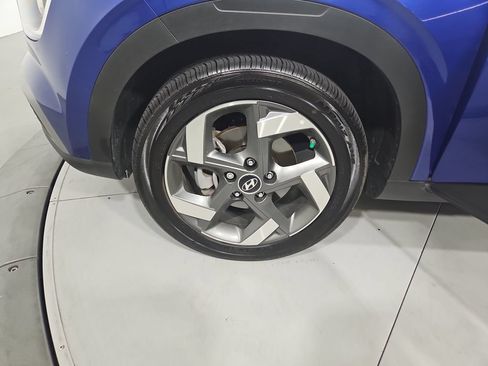 Certified 2025 Hyundai Venue SEL FWD image 28