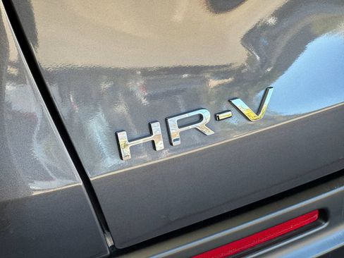 Used 2025 Honda HR-V LX image 25