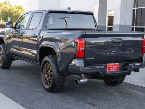 Used 2025 Toyota Tacoma SR5 image 7