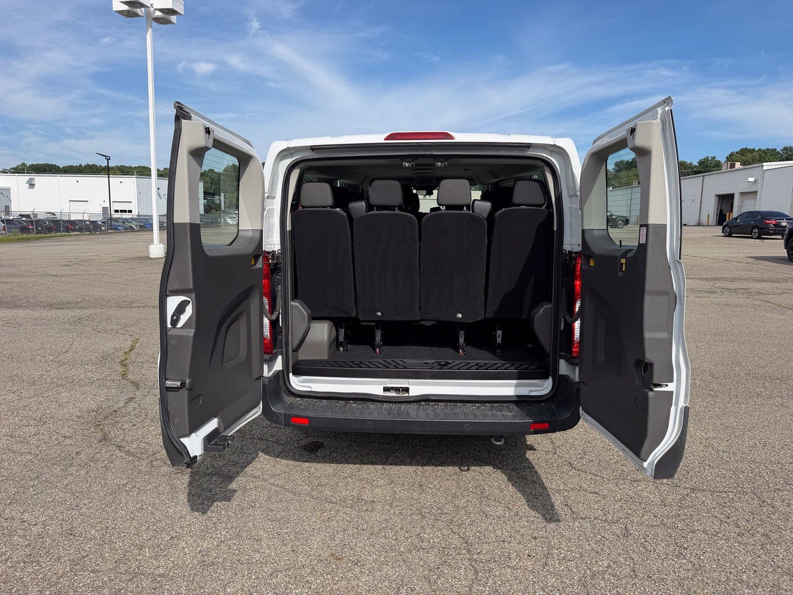 Used 2023 Ford Transit 350 XLT RWD image 27