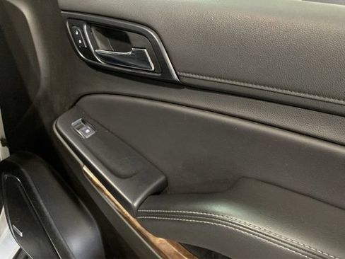 Used 2020 Chevrolet Suburban LT AWD/4WD image 27