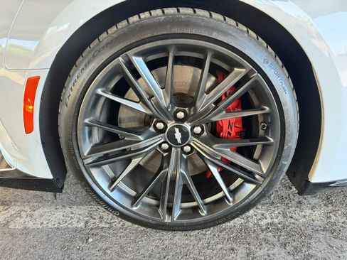 Used 2018 Chevrolet Camaro ZL1 image 9