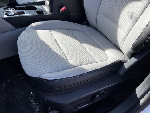 New 2025 Ford Escape PHEV FWD image 9