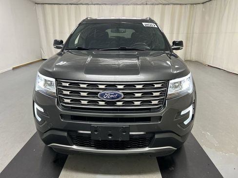 Used 2017 Ford Explorer XLT w/ Equipment Group 201A image 3