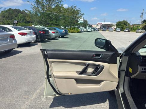 Used 2007 Subaru Outback 2.5i AWD/4WD image 13
