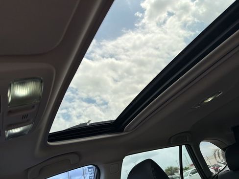 Used 2018 Subaru Outback 2.5i Limited image 3