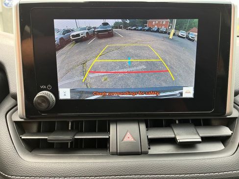Used 2024 Toyota RAV4 XLE w/ Convenience Package AWD/4WD image 21