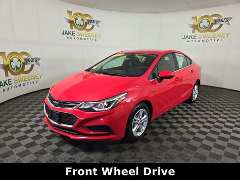 Used 2018 Chevrolet Cruze LT FWD image 3