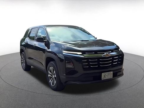 Used 2025 Chevrolet Equinox LT FWD image 3
