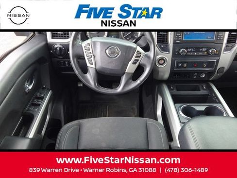 Used 2017 Nissan Titan SV RWD image 7
