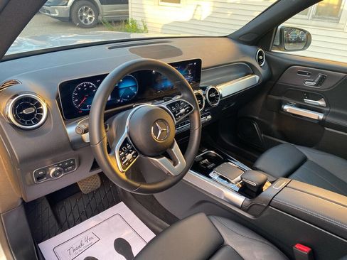 Used 2020 Mercedes-Benz GLB 250 4MATIC image 21