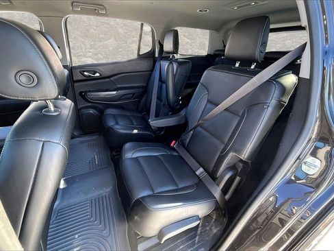 Used 2018 GMC Acadia SLT image 24