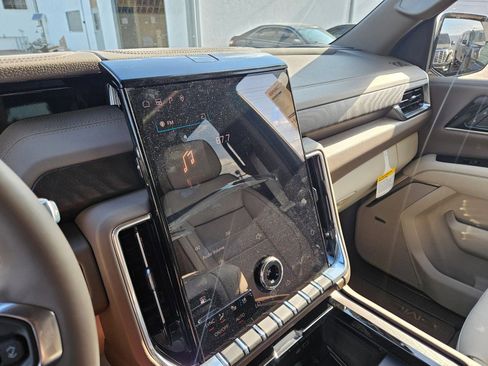 New 2026 GMC Yukon Denali AWD/4WD image 18