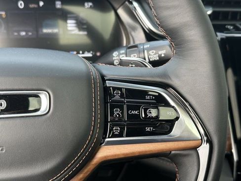 New 2025 Jeep Grand Cherokee Summit image 31