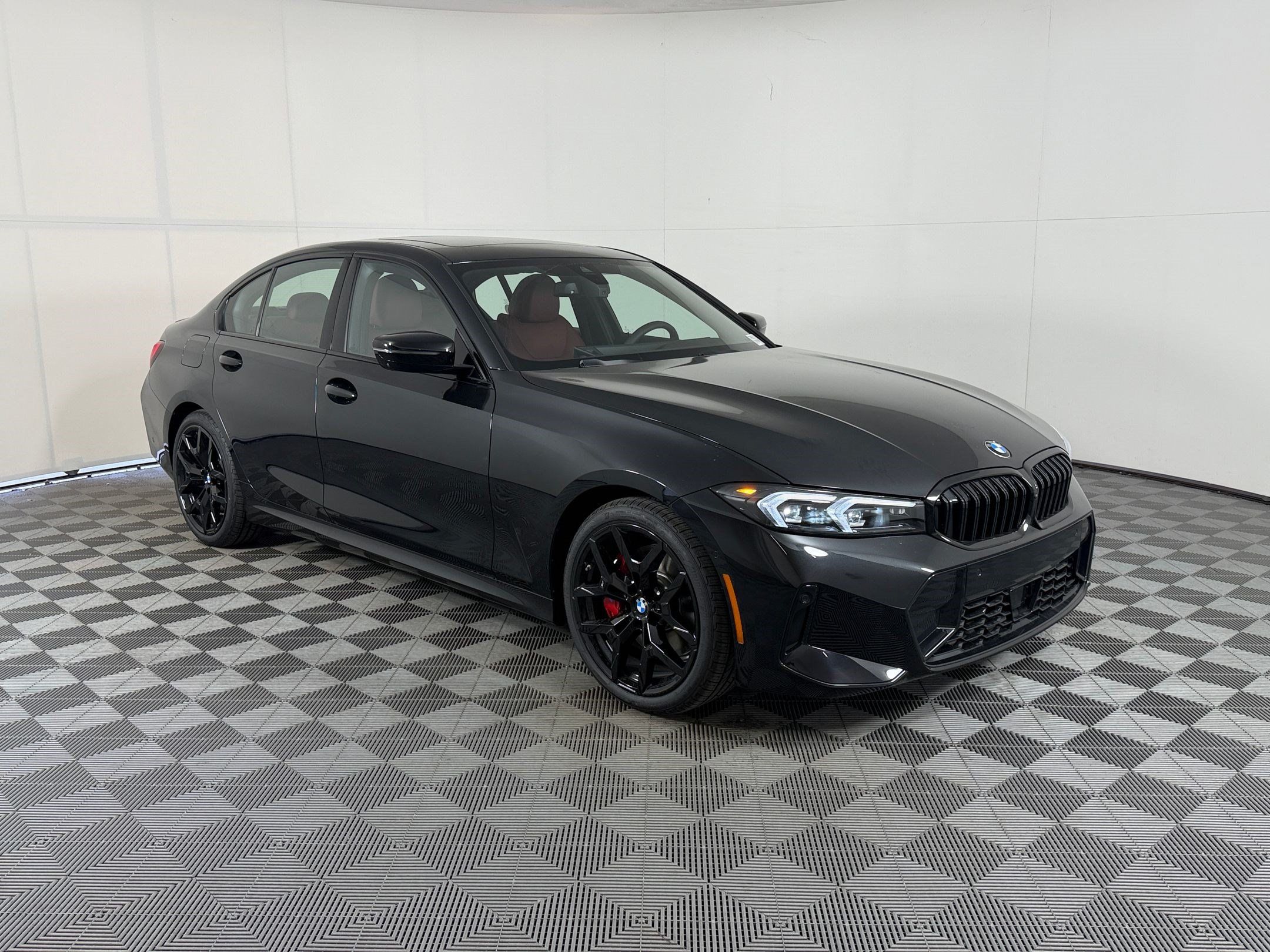 Used 2026 BMW 330i Sedan w/ M Sport Package RWD image 7