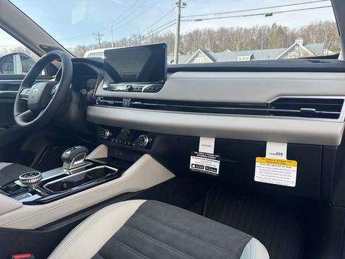 New 2026 Mitsubishi Outlander SE AWD/4WD image 47