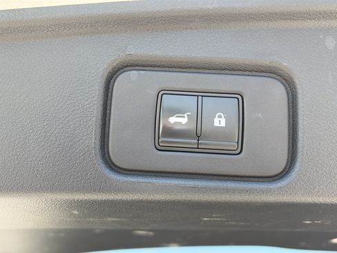 Used 2022 Nissan Pathfinder Platinum w/ Cargo Package AWD/4WD image 14