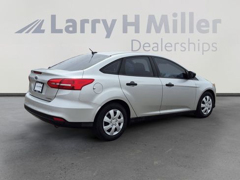 Used 2018 Ford Focus S FWD image 5