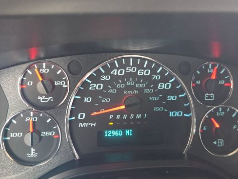 Used 2025 Chevrolet Express 2500 w/ Driver Convenience Package RWD image 25
