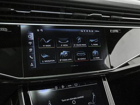 Used 2025 Audi Q7 3.0T Premium Plus image 15