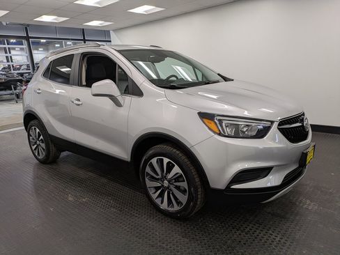 Used 2022 Buick Encore Preferred w/ Safety Package image 3