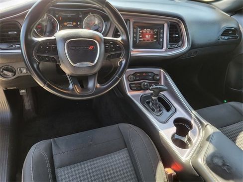 Used 2017 Dodge Challenger R/T image 12